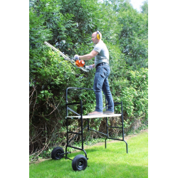 Echafaudage pour taille de haies